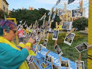 Mural de fotografies pels 10 mesos de l�empresonament de Jordi Cuixart i Jordi S&agrave;nchez