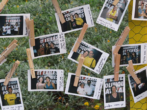 Mural de fotografies pels 10 mesos de l�empresonament de Jordi Cuixart i Jordi S&agrave;nchez