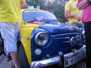 Mural de fotografies pels 10 mesos de l�empresonament de Jordi Cuixart i Jordi S&agrave;nchez