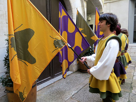 Toc de rams. Canvi dels rams de flors de les gegantes de Girona