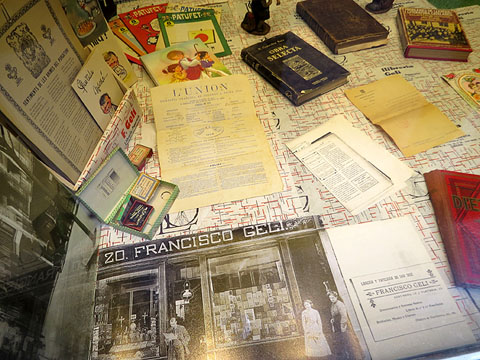 Aparador tem&agrave;tic commemoratiu del 140 aniversari