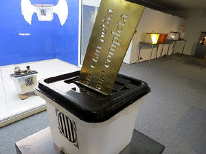 Exposició '55 urnes per la Llibertat' a la Fundació Fita, a la Casa de Cultura de Girona
