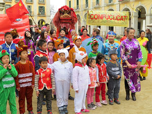 Celebraci&oacute; de l'any nou xin&egrave;s, el 4717, any del Porc, a Girona
