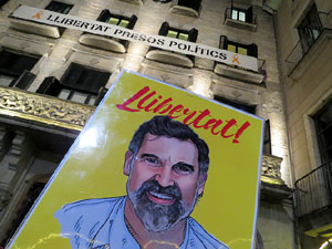 Concentraci&oacute; a la pla&ccedil;a del Vi per la llibertat dels presos pol&iacute;tics, amb Miquel Riera, director adjunt de El Punt Avui