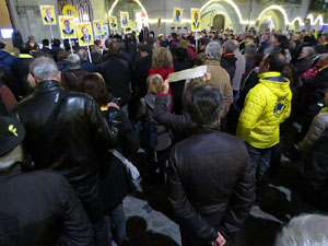 Concentraci&oacute; a la pla&ccedil;a del Vi per la llibertat dels presos pol&iacute;tics, amb Miquel Riera, director adjunt de El Punt Avui