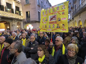 Concentraci&oacute; a la pla&ccedil;a del Vi per la independ&egrave;ncia i la llibertat dels presos pol&iacute;tics