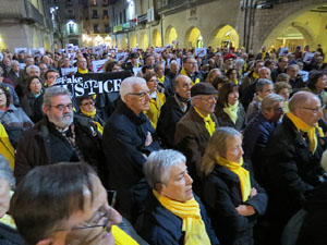 Concentraci&oacute; a la pla&ccedil;a del Vi per la independ&egrave;ncia i la llibertat dels presos pol&iacute;tics