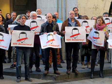 Concentraci&oacute; a la pla&ccedil;a del Vi el dijous 15 de mar&ccedil; de 2018