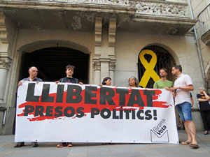 Concentraci&oacute; a la pla&ccedil;a del Vi per la llibertat dels presos pol&iacute;tics