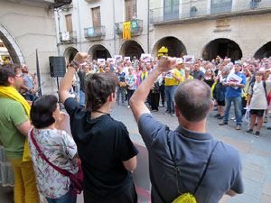 Concentraci&oacute; a la pla&ccedil;a del Vi per la llibertat dels presos pol&iacute;tics