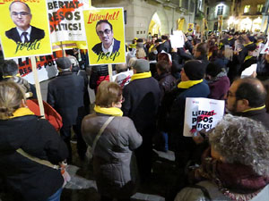 Concentraci&oacute; a la pla&ccedil;a del Vi per la independ&egrave;ncia i la llibertat dels presos pol&iacute;tics