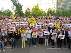 Concentraci&oacute; contra el 155 davant la subdelegaci&oacute; dels govern espanyol a la Gran Via de Jaume I