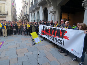 Concentraci&oacute; a la pla&ccedil;a del Vi per la independ&egrave;ncia i la llibertat dels presos pol&iacute;tics