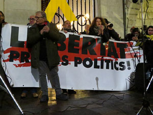 Concentraci&oacute; a la pla&ccedil;a del Vi per la llibertat dels presos pol&iacute;tics
