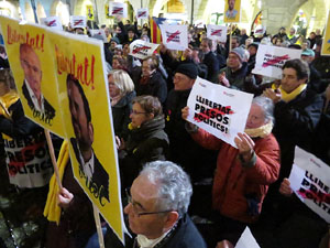 Concentraci&oacute; a la pla&ccedil;a del Vi per la llibertat dels presos pol&iacute;tics