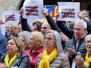 Concentraci&oacute; a la pla&ccedil;a del Vi per la independ&egrave;ncia i la llibertat dels presos pol&iacute;tics