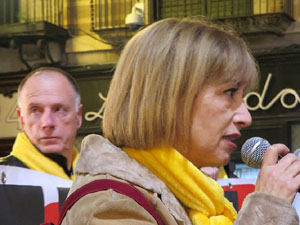 Concentraci&oacute; a la pla&ccedil;a del Vi de suport a la vaga de fam iniciada per Jordi S&agrave;nchez, Jordi Turull, Joaquim Forn i Jordi Rull