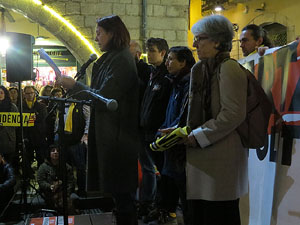Concentraci&oacute; a la pla&ccedil;a del Vi de suport a la vaga de fam iniciada per Jordi S&agrave;nchez, Jordi Turull, Joaquim Forn i Jordi Rull