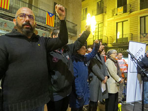 Concentraci&oacute; a la pla&ccedil;a del Vi de suport a la vaga de fam iniciada per Jordi S&agrave;nchez, Jordi Turull, Joaquim Forn i Jordi Rull