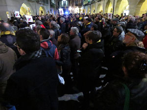 Concentraci&oacute; a la pla&ccedil;a del Vi per la independ&egrave;ncia i la llibertat dels presos pol&iacute;tics