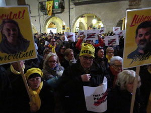 Concentraci&oacute; a la pla&ccedil;a del Vi per la independ&egrave;ncia i la llibertat dels presos pol&iacute;tics