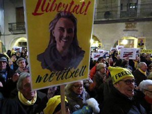 Concentraci&oacute; a la pla&ccedil;a del Vi per la independ&egrave;ncia i la llibertat dels presos pol&iacute;tics