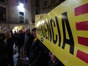 Concentraci&oacute; a la pla&ccedil;a del Vi per la independ&egrave;ncia i la llibertat dels presos pol&iacute;tics