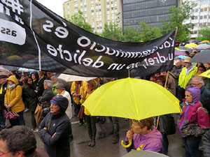 Concentraci&oacute; contra l'exclusi&oacute; de Carles Puigdemont, Toni Com&iacute; i  Clara Ponsat&iacute; a les eleccions Europees