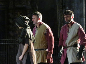 Representació de la Consueta de Sant Jordi cavaller a la nau gòtica de la Catedral