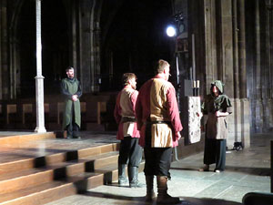 Representació de la Consueta de Sant Jordi cavaller a la nau gòtica de la Catedral