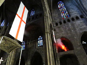 Representació de la Consueta de Sant Jordi cavaller a la nau gòtica de la Catedral