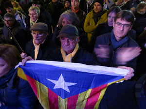 Manifestació per la detenció del alcaldes de Verges i Celrà, Ignasi Sabater i Daniel Cornellà, i catorze persones més