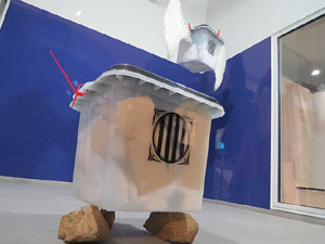 Inauguració de l'exposició '55 urnes per la Llibertat' a la Fundació Fita, a la Casa de Cultura de Girona