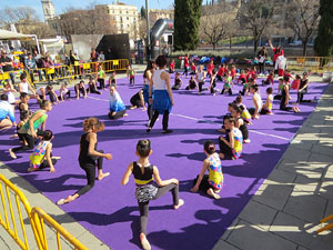 VII Jornada de l'Esport Femen&iacute; 2019 a la pla&ccedil;a Salvador Espriu, la de Francesc Calvet i Rubalcaba, la pla&ccedil;a Catalunya i el riu Onyar