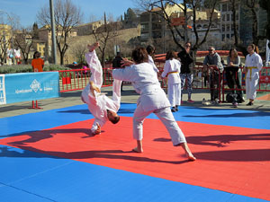 VII Jornada de l'Esport Femen&iacute; 2019 a la pla&ccedil;a Salvador Espriu, la de Francesc Calvet i Rubalcaba, la pla&ccedil;a Catalunya i el riu Onyar