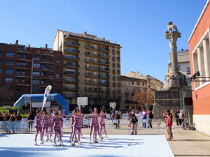 VII Jornada de l'Esport Femen&iacute; 2019 a la pla&ccedil;a Salvador Espriu, la de Francesc Calvet i Rubalcaba, la pla&ccedil;a Catalunya i el riu Onyar