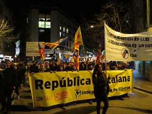 Manifestaci&oacute; contra el judici al proc&eacute;s. Concentraci&oacute; a la pla&ccedil;a de l'U d'octubre de 2017 i manifestaci&oacute; fins els Jutjats de Girona