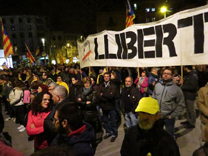 Manifestaci&oacute; contra el judici al proc&eacute;s. Concentraci&oacute; a la pla&ccedil;a de l'U d'octubre de 2017 i manifestaci&oacute; fins els Jutjats de Girona