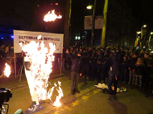 Manifestaci&oacute; contra el judici al proc&eacute;s. Concentraci&oacute; a la pla&ccedil;a de l'U d'octubre de 2017 i manifestaci&oacute; fins els Jutjats de Girona