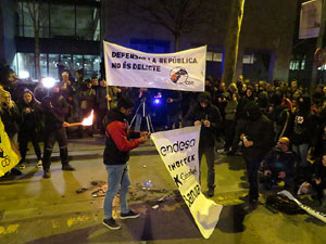 Manifestaci&oacute; contra el judici al proc&eacute;s. Concentraci&oacute; a la pla&ccedil;a de l'U d'octubre de 2017 i manifestaci&oacute; fins els Jutjats de Girona