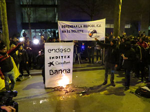 Manifestaci&oacute; contra el judici al proc&eacute;s. Concentraci&oacute; a la pla&ccedil;a de l'U d'octubre de 2017 i manifestaci&oacute; fins els Jutjats de Girona