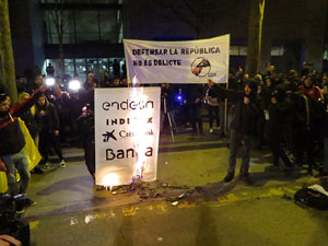 Manifestaci&oacute; contra el judici al proc&eacute;s. Concentraci&oacute; a la pla&ccedil;a de l'U d'octubre de 2017 i manifestaci&oacute; fins els Jutjats de Girona