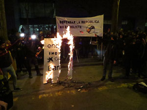 Manifestaci&oacute; contra el judici al proc&eacute;s. Concentraci&oacute; a la pla&ccedil;a de l'U d'octubre de 2017 i manifestaci&oacute; fins els Jutjats de Girona