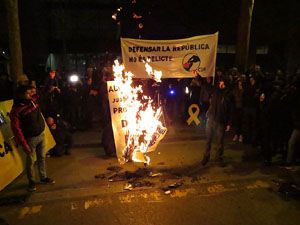 Manifestaci&oacute; contra el judici al proc&eacute;s. Concentraci&oacute; a la pla&ccedil;a de l'U d'octubre de 2017 i manifestaci&oacute; fins els Jutjats de Girona