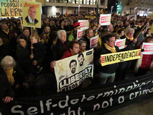 Manifestaci&oacute; contra el judici al proc&eacute;s. Concentraci&oacute; a la pla&ccedil;a de l'U d'octubre de 2017 i manifestaci&oacute; fins els Jutjats de Girona