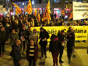 Manifestaci&oacute; contra el judici al proc&eacute;s. Concentraci&oacute; a la pla&ccedil;a de l'U d'octubre de 2017 i manifestaci&oacute; fins els Jutjats de Girona