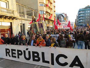 21F Vaga general. La manifestaci&oacute; m&eacute;s gran de la hist&ograve;ria de Girona, amb 70.000 participants