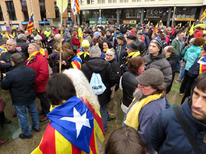 Marxa Groga pels Drets Civils i Nacionals. Concentraci&oacute; a la pla&ccedil;a de l'U d'octubre de 2017