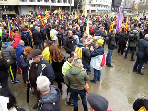 Marxa Groga pels Drets Civils i Nacionals. Concentraci&oacute; a la pla&ccedil;a de l'U d'octubre de 2017