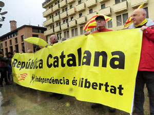 Marxa Groga pels Drets Civils i Nacionals. Concentraci&oacute; a la pla&ccedil;a de l'U d'octubre de 2017